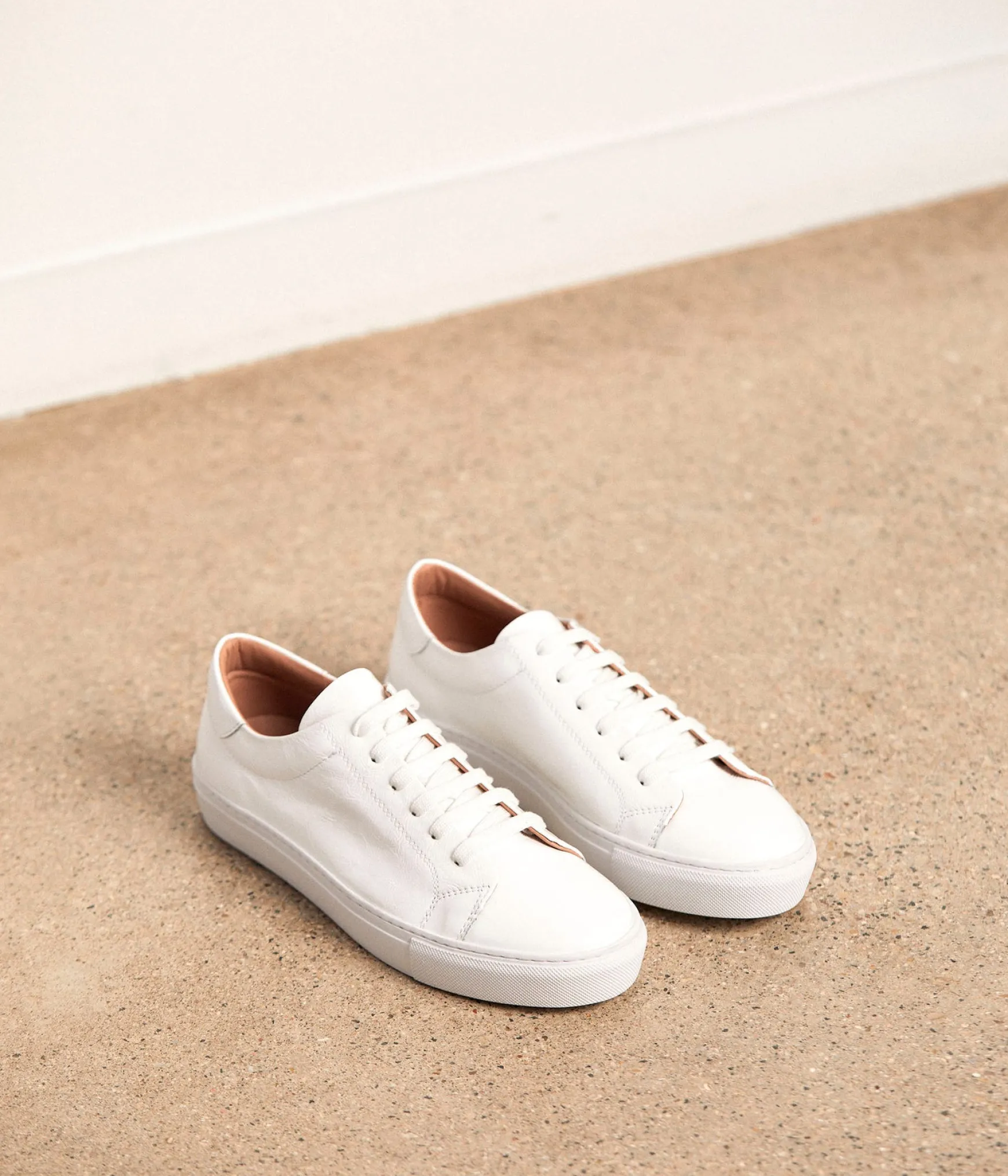 Femme Mellow Yellow Baskets cuir verni blanc Lester
