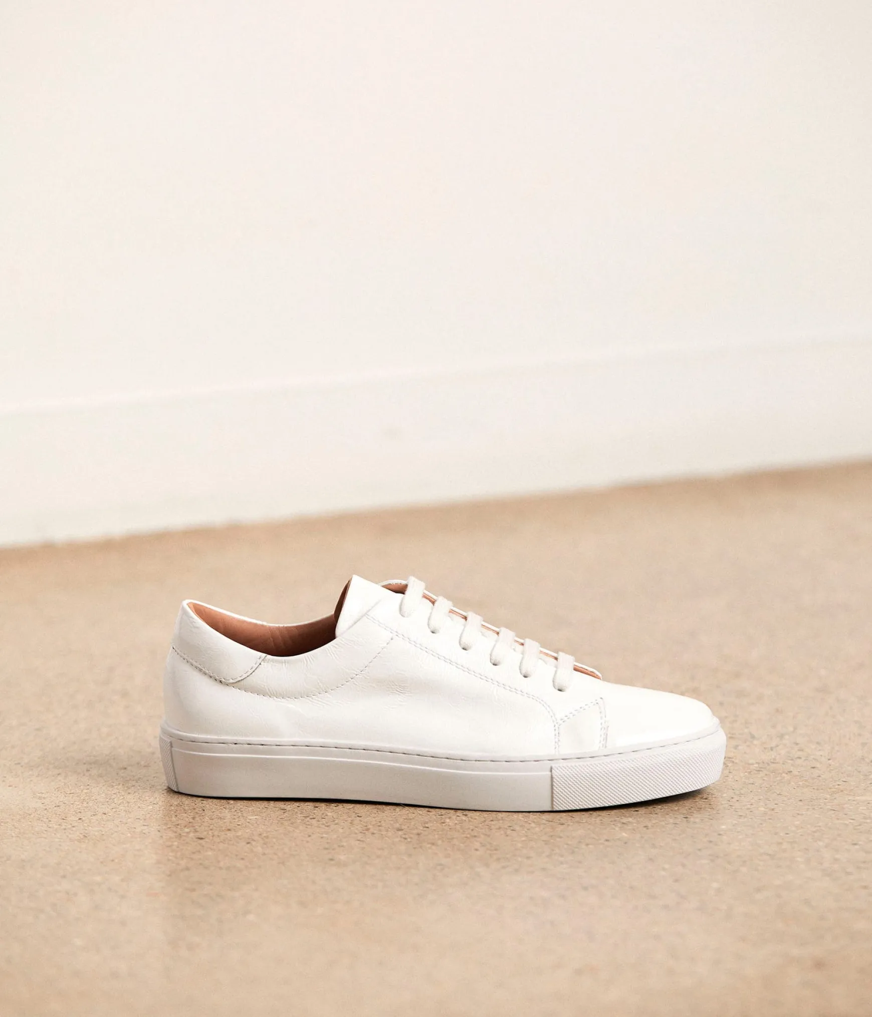 Femme Mellow Yellow Baskets cuir verni blanc Lester